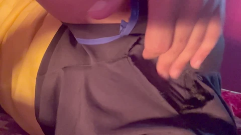 Der Crossdresser Abisheklimbu macht es ohne Schutz in einem wilden analen Abenteuer